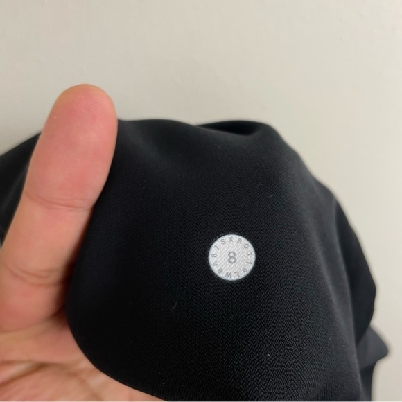 Lululemon On The Fly Skirt *Woven - Picture 8 of 8